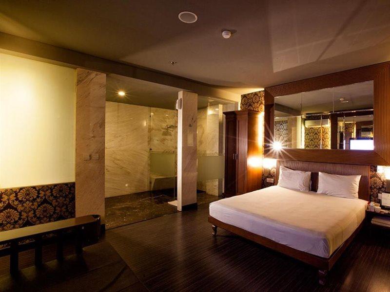 108 Hotel By Him Jakarta Kültér fotó