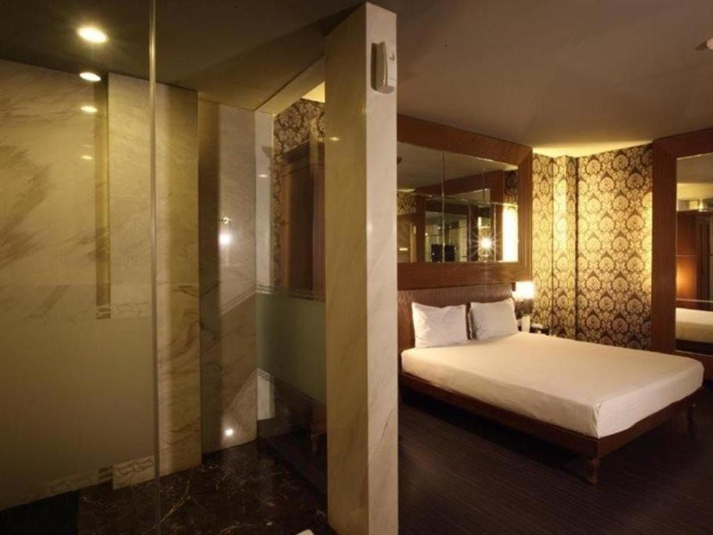 108 Hotel By Him Jakarta Kültér fotó