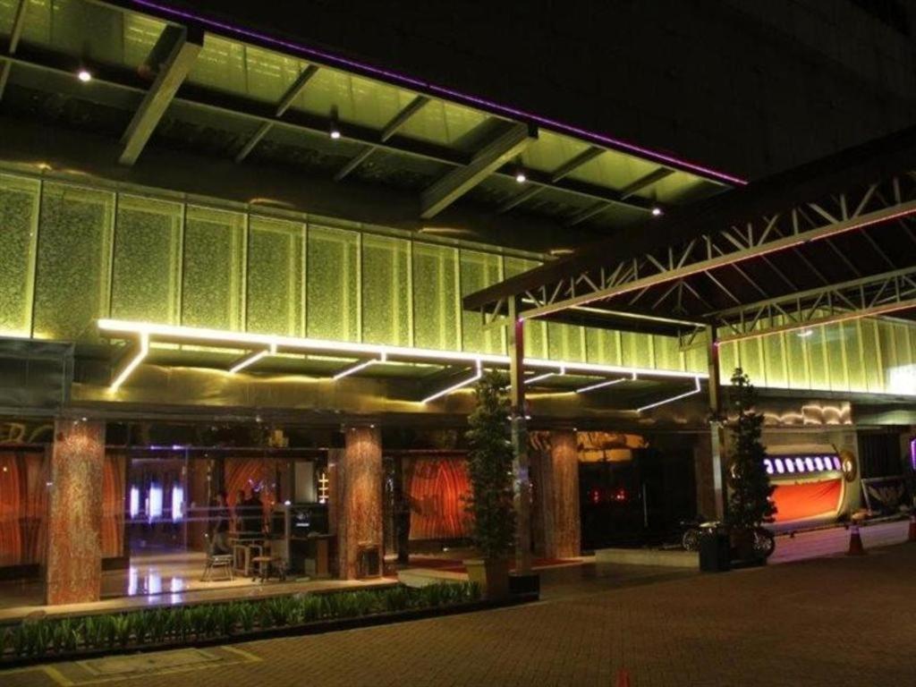 108 Hotel By Him Jakarta Kültér fotó
