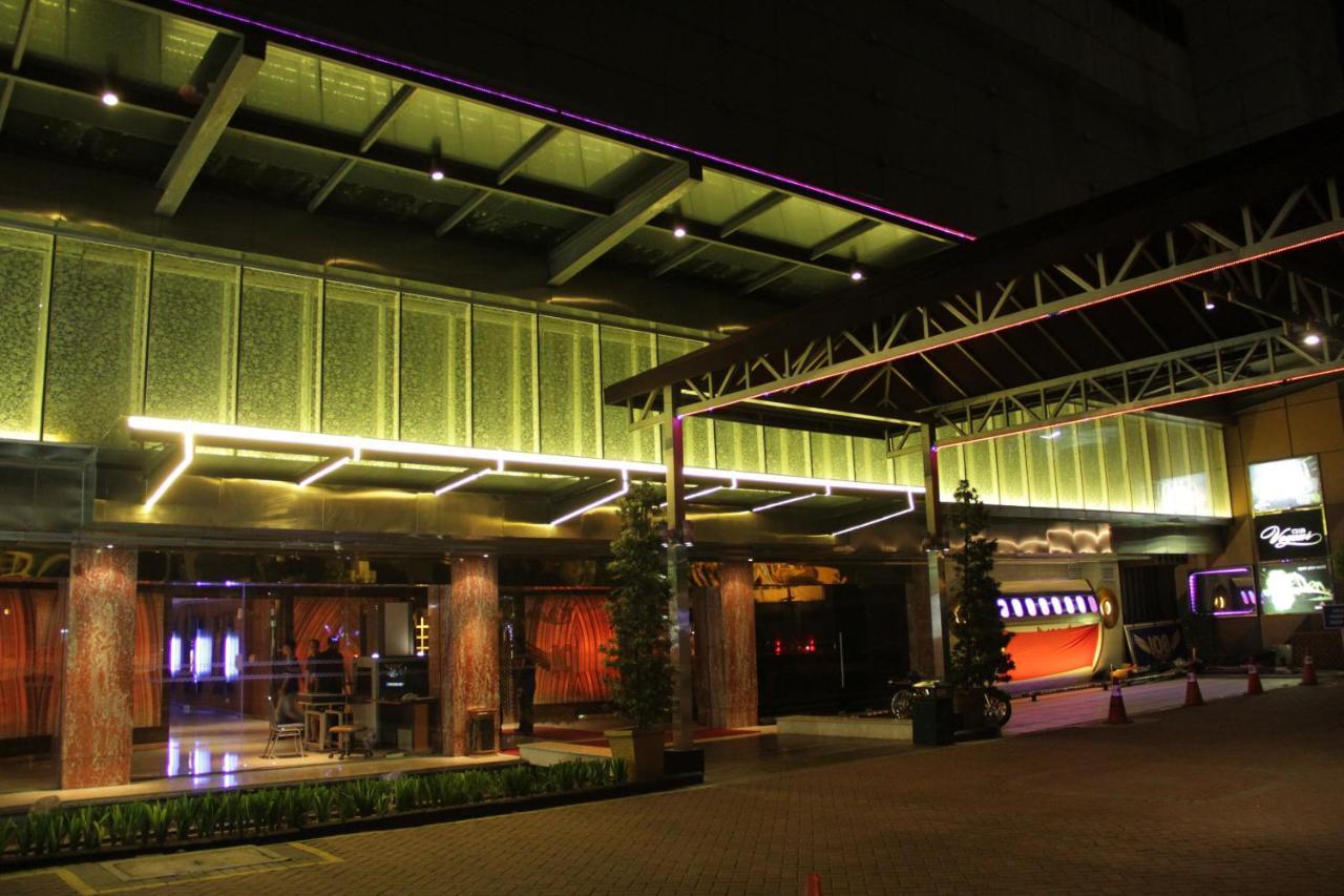 108 Hotel By Him Jakarta Kültér fotó