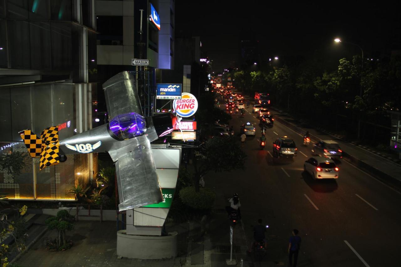 108 Hotel By Him Jakarta Kültér fotó